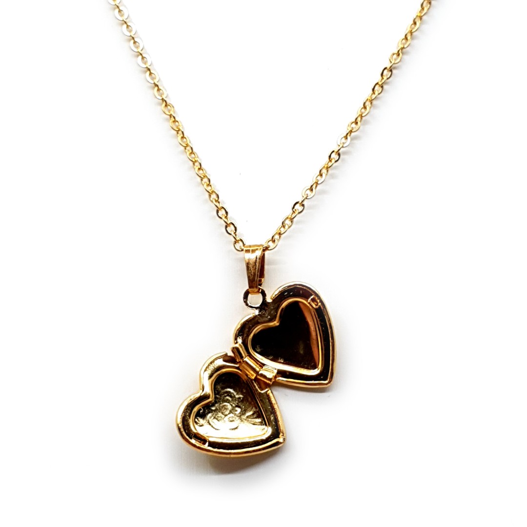 Gold locket new arrivals pendant necklaces