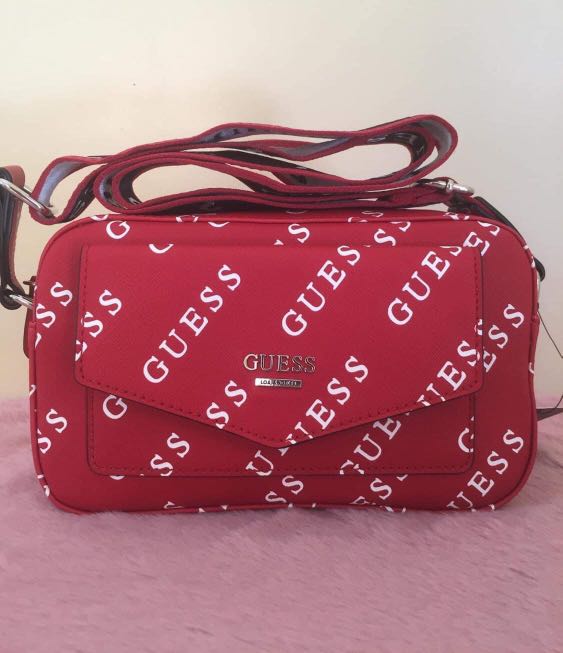 Guess Wayne Camera Crossbody, Women's Fashion, Bags & Wallets, Cross