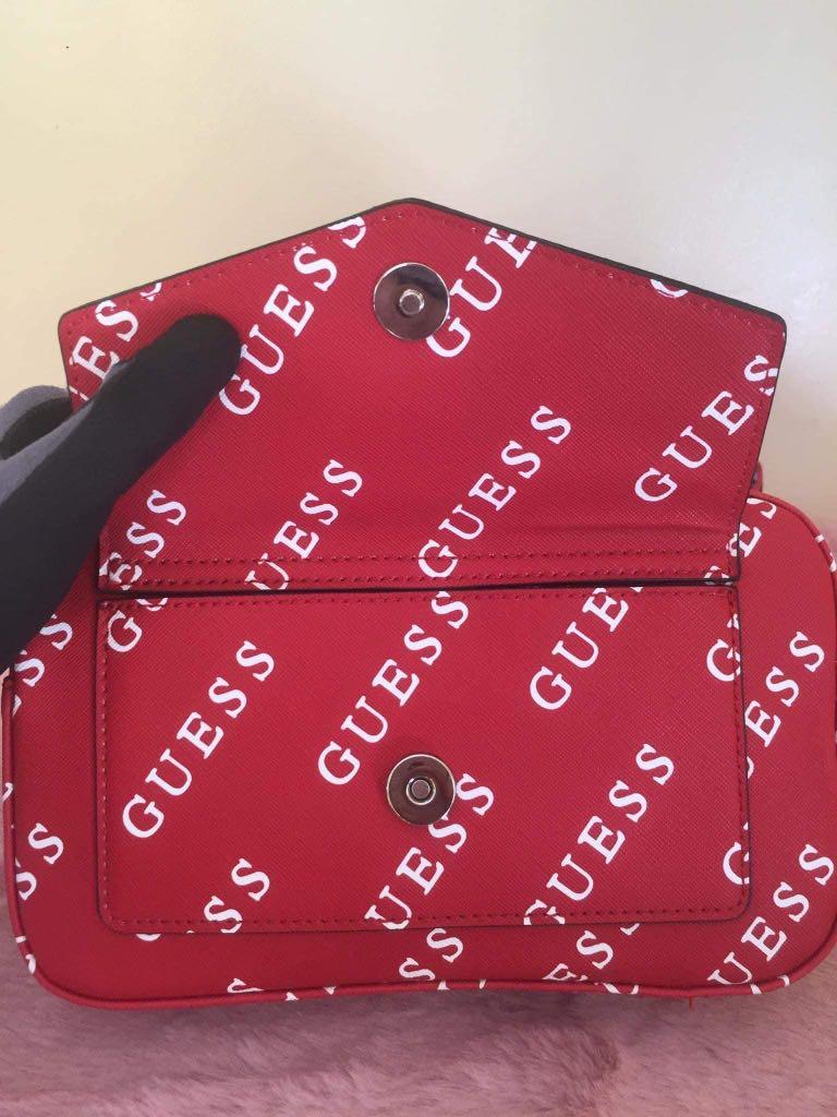 Guess Wayne Camera Crossbody, Women's Fashion, Bags & Wallets, Cross