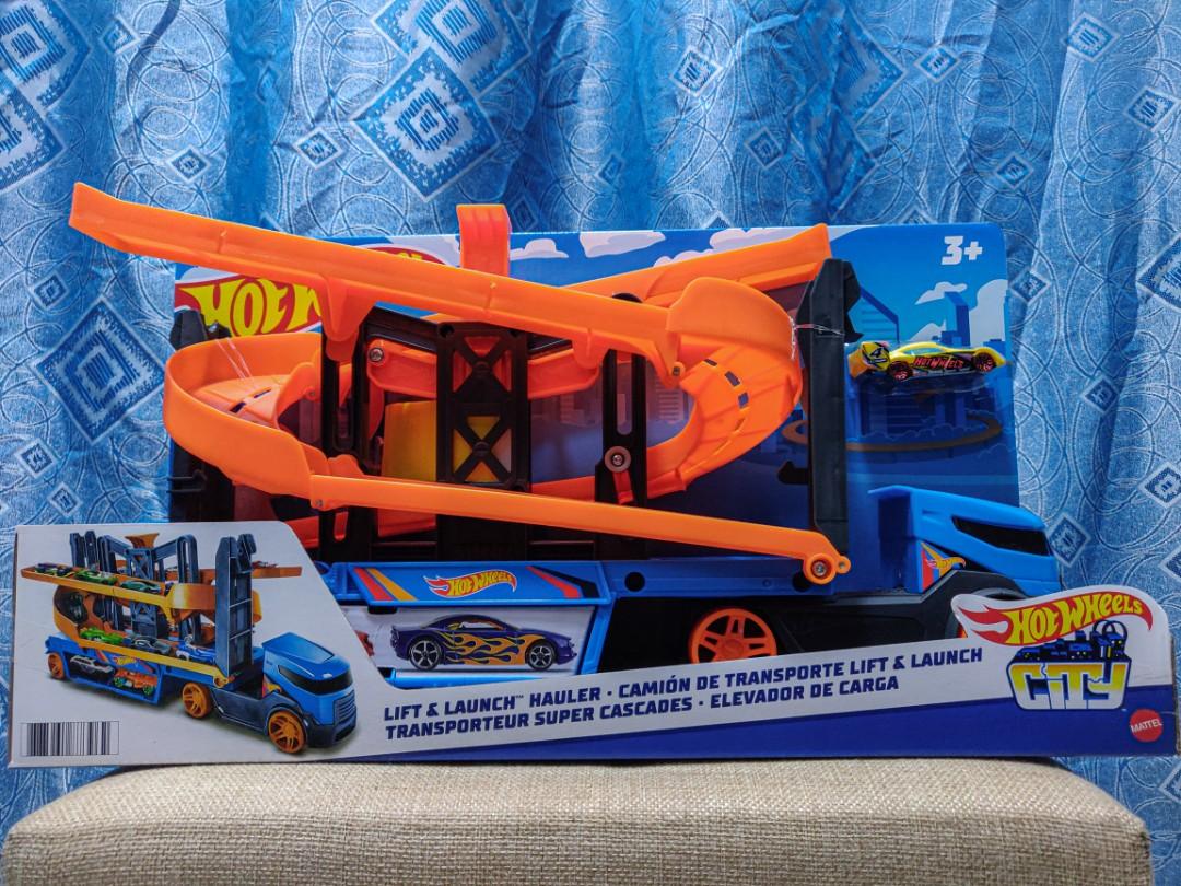  Hot Wheels City Lift & Launch Hauler Vehicle with