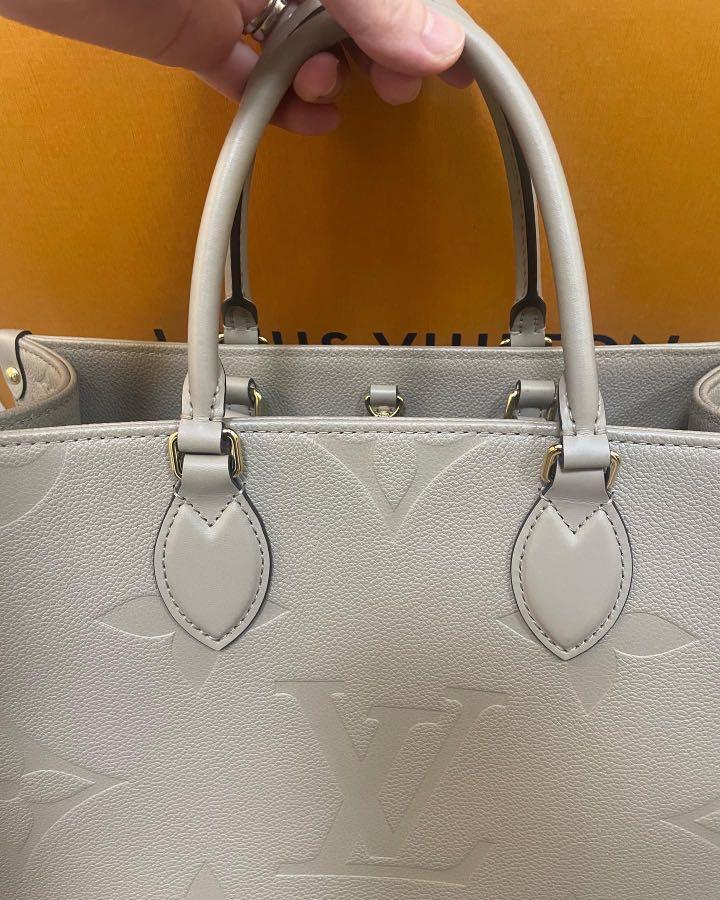 Like new! OTG MM Empreinte (Category: Luxury Bags & Wallets) located in Taguig. Submitted by dangruizdee (Listing ID 1175351227, Image 3). Description: In Tourterelle color Comes complete with box, dustbag, paperbag, care cards and original purchase receipt.
