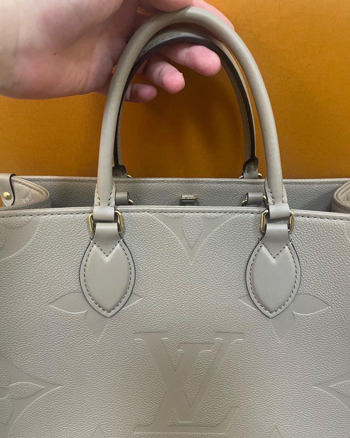 Like new! OTG MM Empreinte (Category: Luxury Bags & Wallets) located in Taguig. Submitted by dangruizdee (Listing ID 1175351227, Image 2). Description: In Tourterelle color Comes complete with box, dustbag, paperbag, care cards and original purchase receipt.