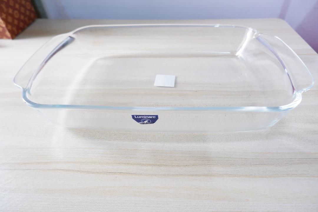 Luminarc Glass Serving Dish Baking Dish (Category: Bakeware) located in Baguio. Submitted by thriftyswift.mnl (Listing ID 1175421453, Image 1). Description: Luminarc Glass Serving Dish Baking Dish ✅ Brand: Luminarc ✅ Size: 35x24cm ✅ 3.3L ✅ Microwaveable Bakeware ✅ Never used ✅ Reason for selling: Bought the wrong size. It does not fit our oven..