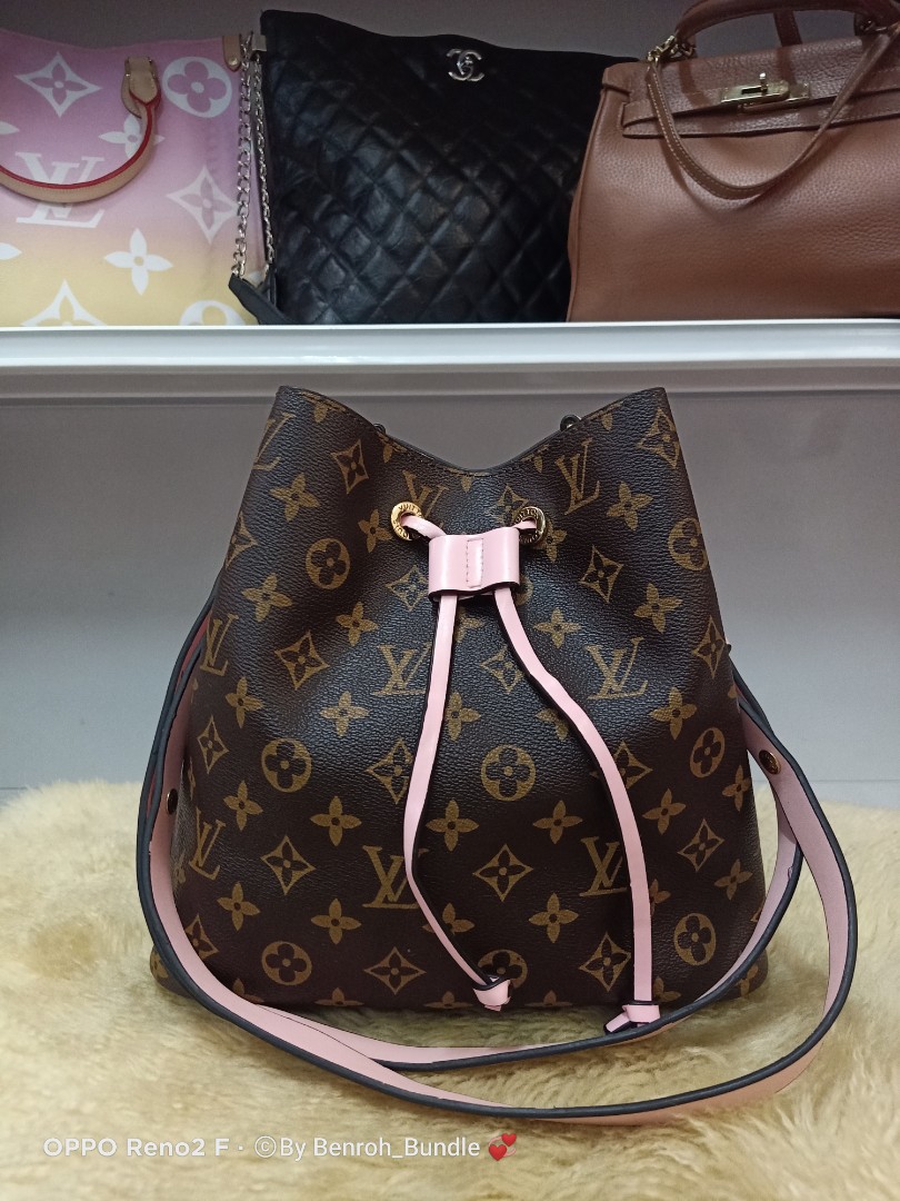 AUTHENTIC VINTAGE OLD LOUIS VUITTON MONOGRAM BUCKET & POCHETTE POUCH SET BAG  - SEASONED INTERIOR LINING, NOT FOR FUSSY BUYERS, Luxury, Bags & Wallets on  Carousell