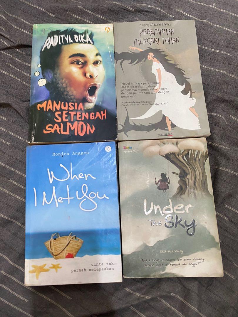 Novel raditya dika, Buku & Alat Tulis, Komik dan Manga di Carousell