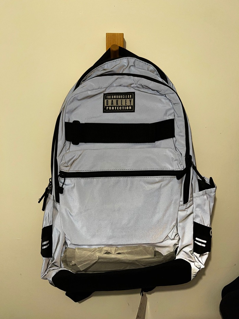 Oakley top reflective backpack
