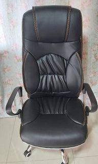 RUSH SALE!! OFFICE LEATHER CHAIR