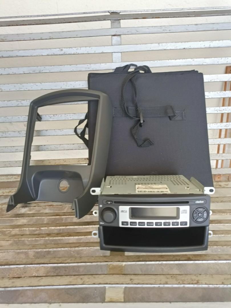 Original clarion car CD player, Auto Accessories on Carousell