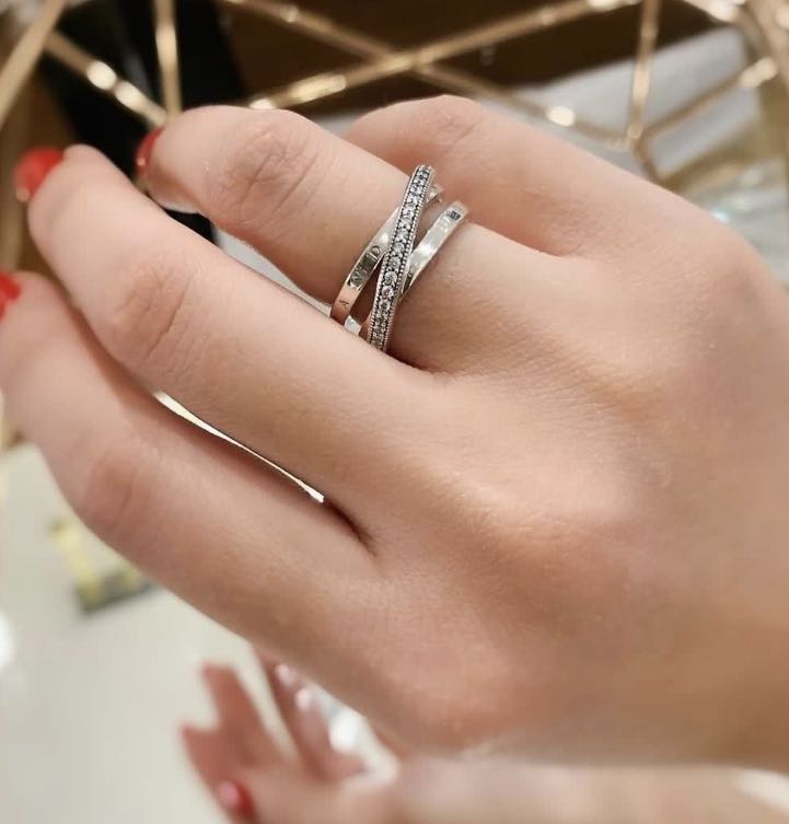 Pandora cross store over ring