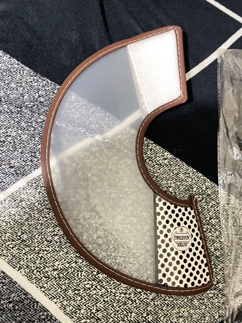 Pet Collar Cone (Category: Homes & Other Pet Accessories) located in Makati City. Submitted by cathymars13 (Listing ID 1174408461, Image 1). Description: Small size po sya. Maliit po sa pusa ko. 120 ko po nabili i am selling for 100 nalang po For Small Cat 250 po yung green for adult cat i am selling for 200 Kapag 2 po P300 nalang po.