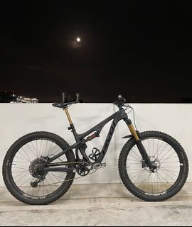(Category: ) located in . Submitted by bikecave (Listing ID 1175322559, Image 1). Description: .