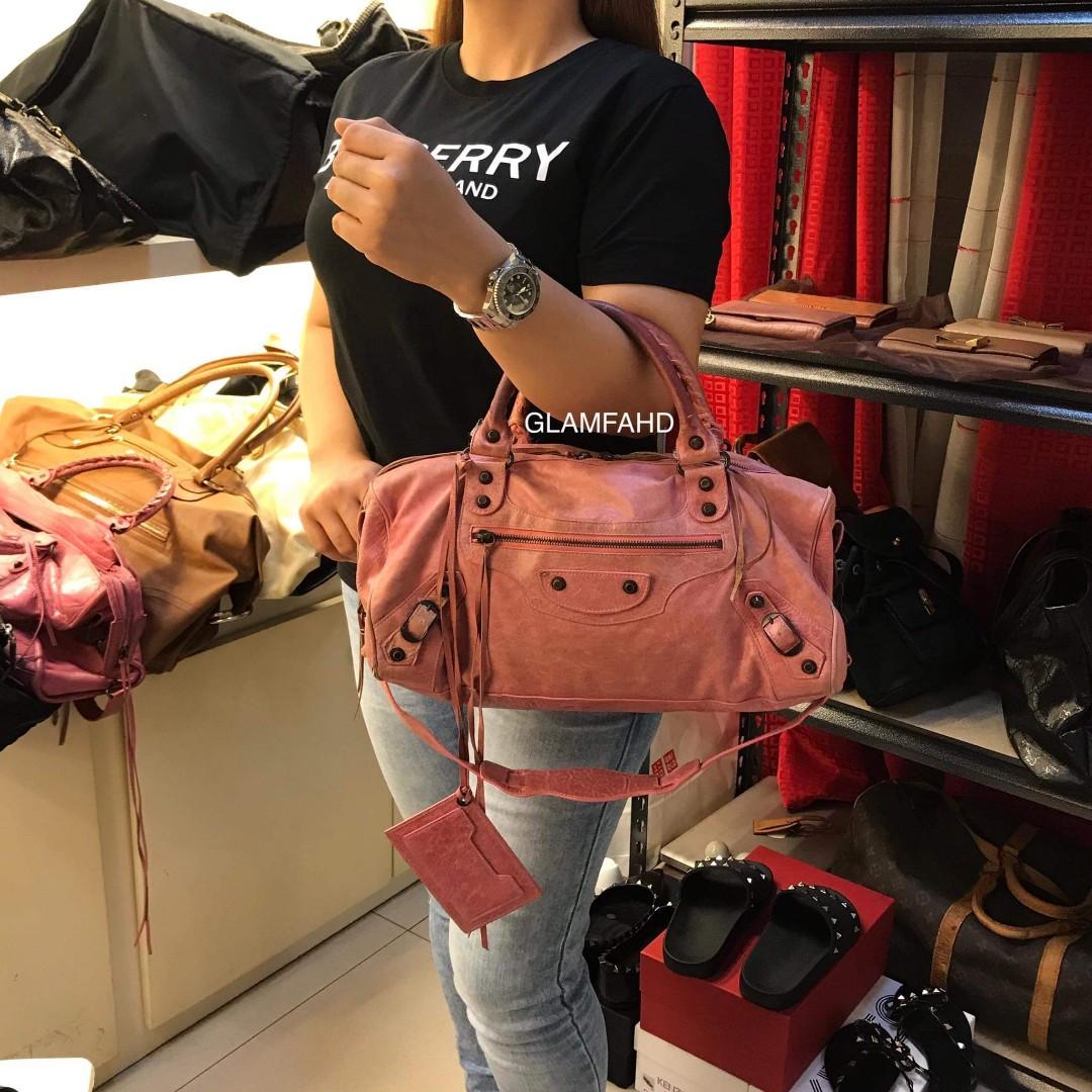Owned Authentic Twiggy Bag, Luxury, Bags & Wallets on Carousell