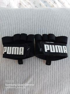 PUMA gloves