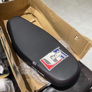 Sakorn seat Lc135 V1 spark instock