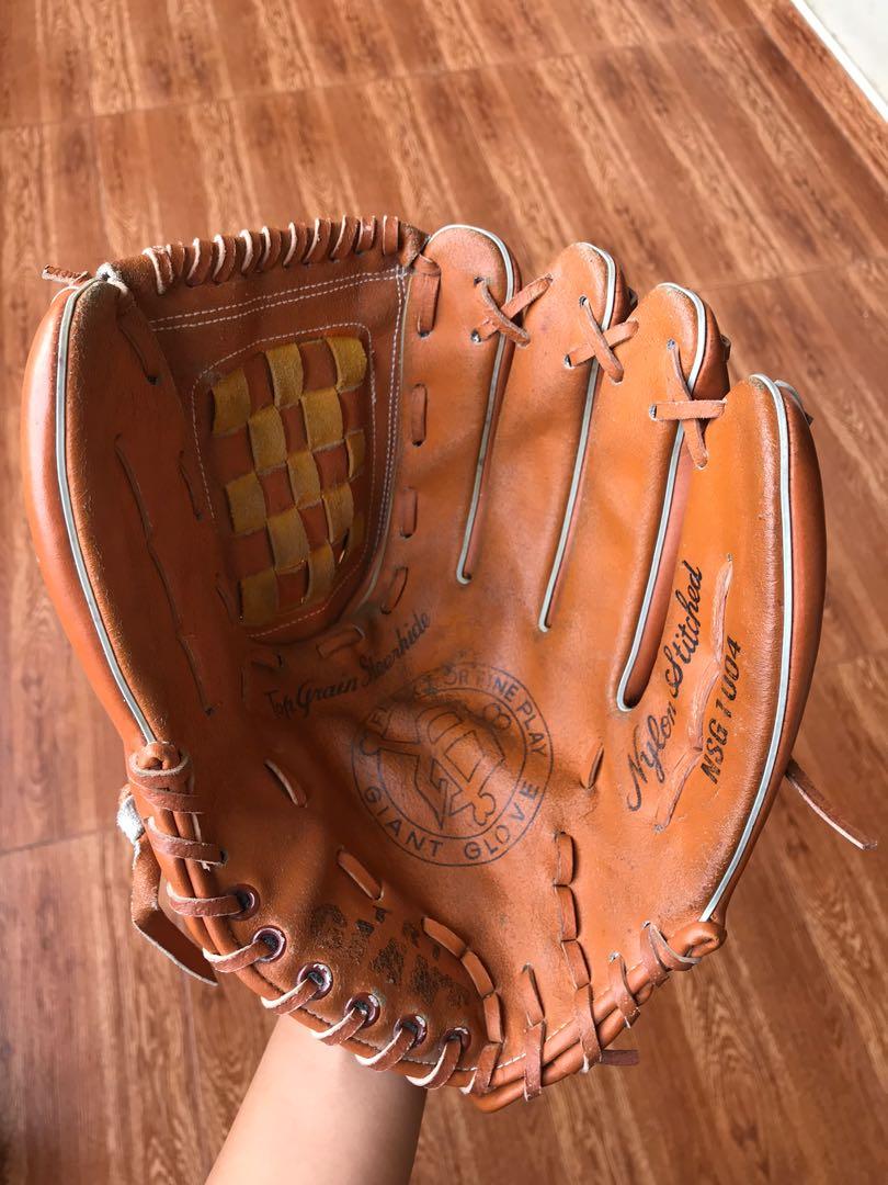 Second hand 2025 baseball gloves