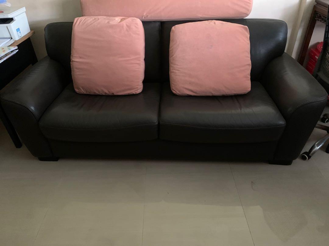Sofa (Category: Sofas) located in Singapore. Submitted by tracy1256 (Listing ID 1175405276, Image 3). Description: Friend bought in Australia few years ago. Full Leather , Now moving house . .