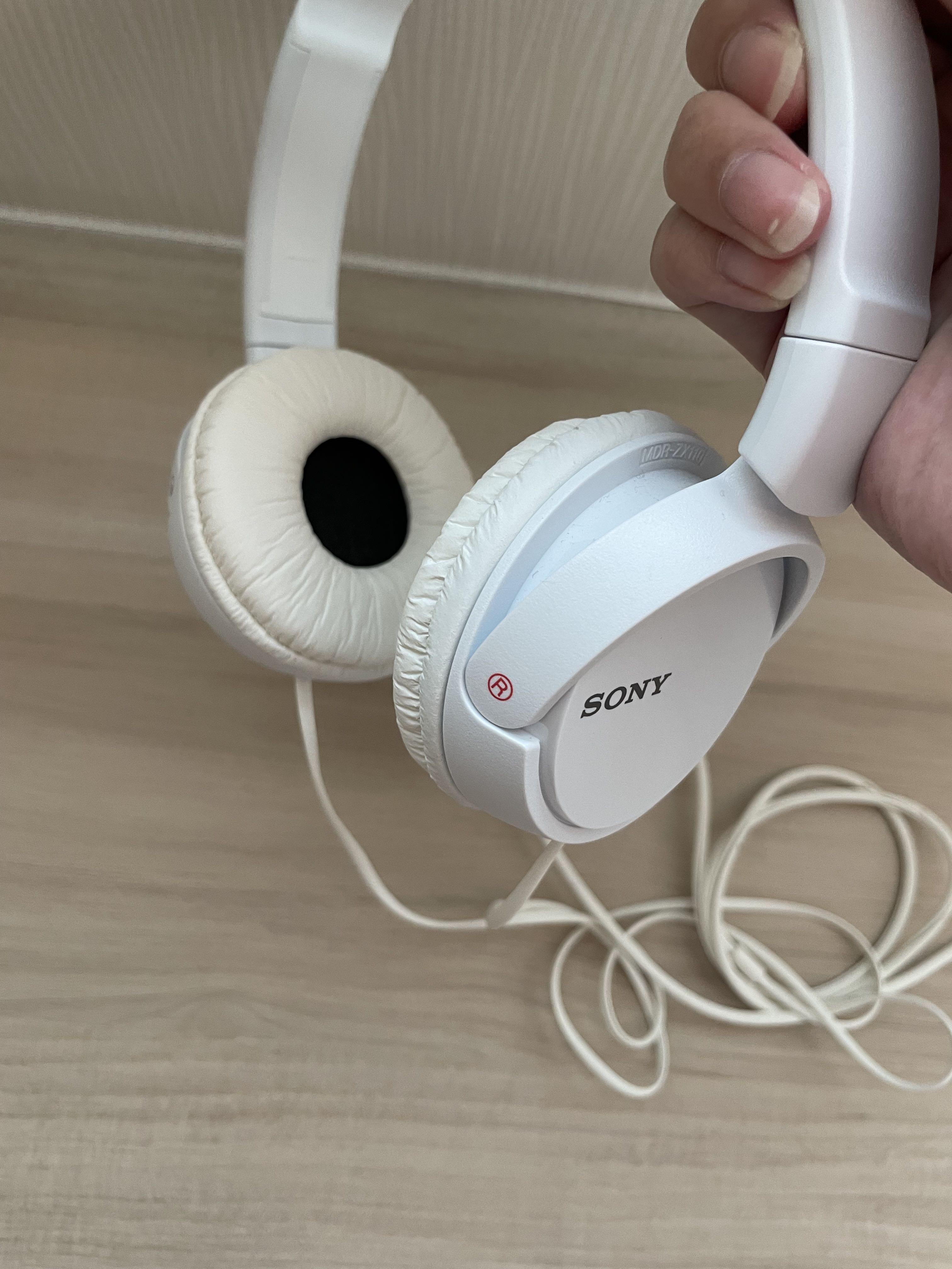 Sony white wired headphones