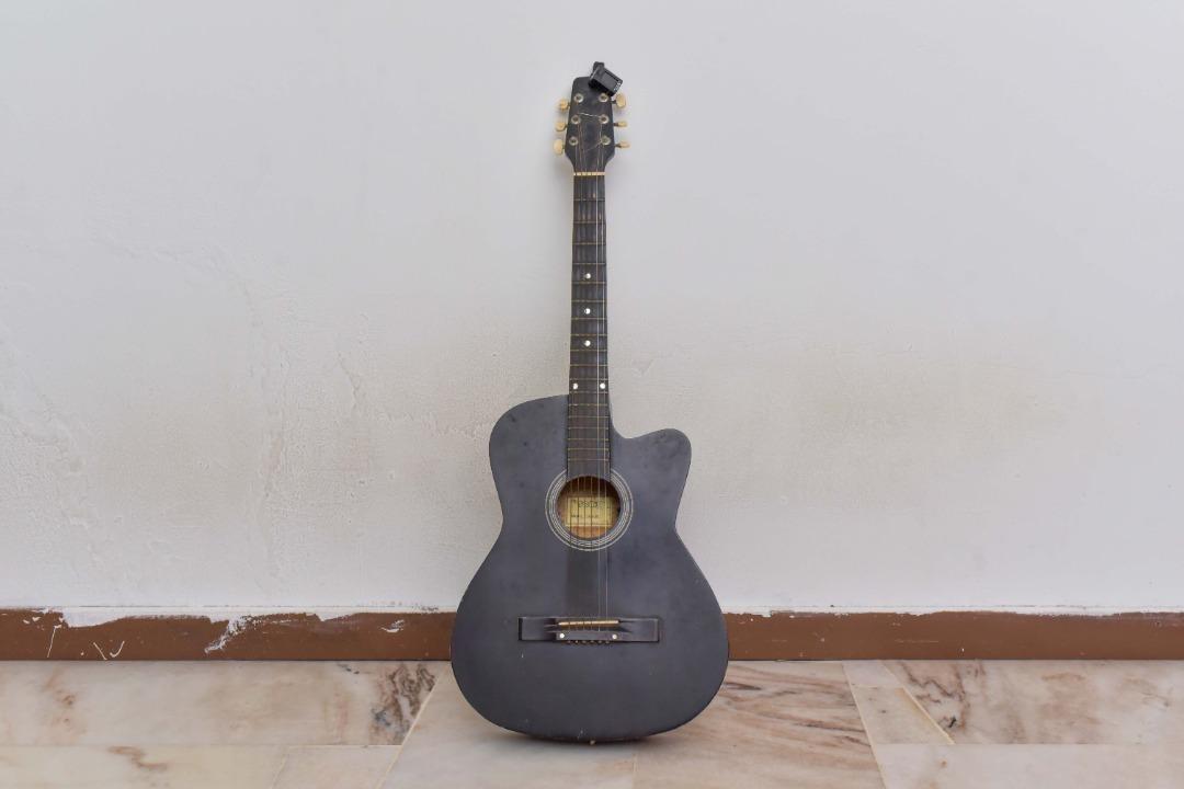 Toms Guitar AG38C, Hobbies & Toys, Music & Media, Musical Instruments