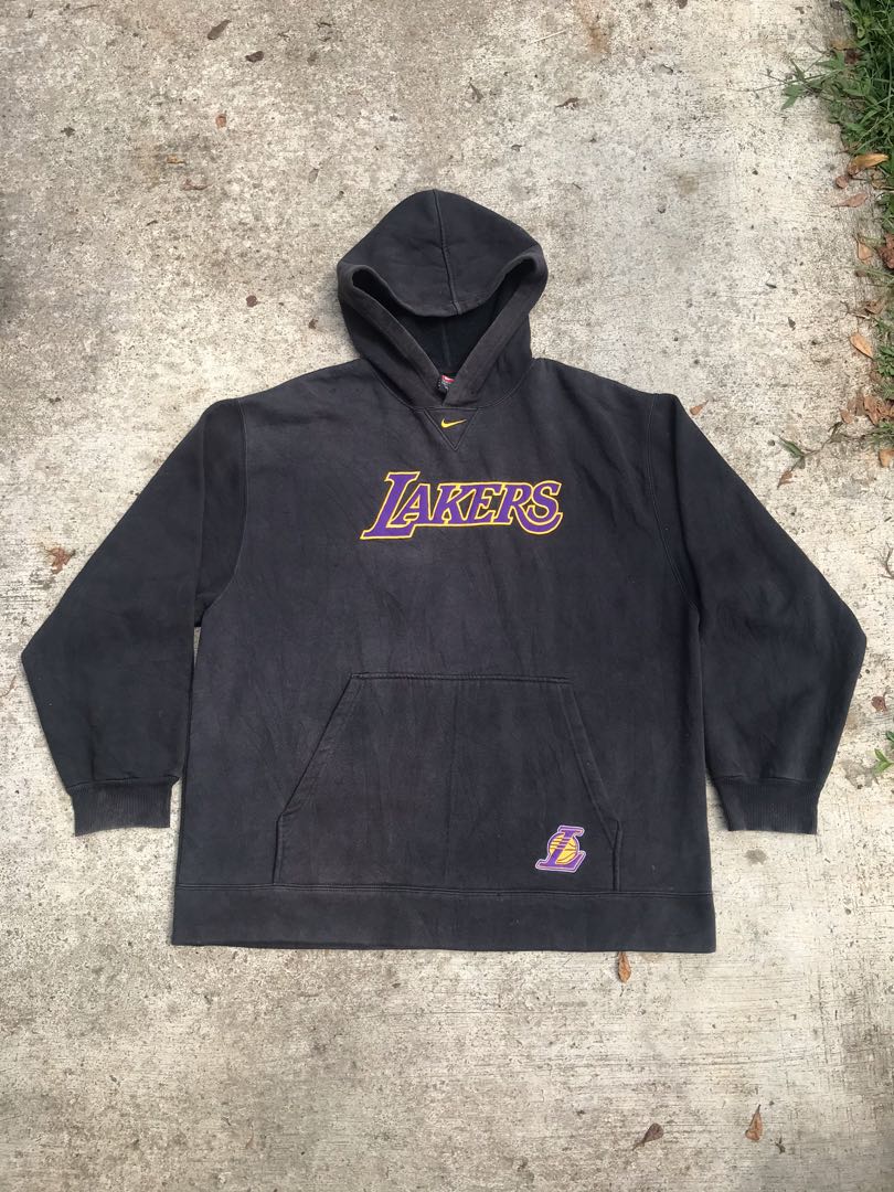 vintage NIKE center swoosh LAKERS hoodie, Men's Fashion, Tops & Sets
