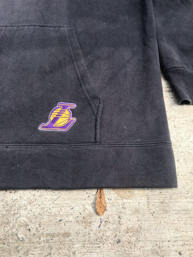 vintage NIKE center swoosh LAKERS hoodie, Men's Fashion, Tops & Sets