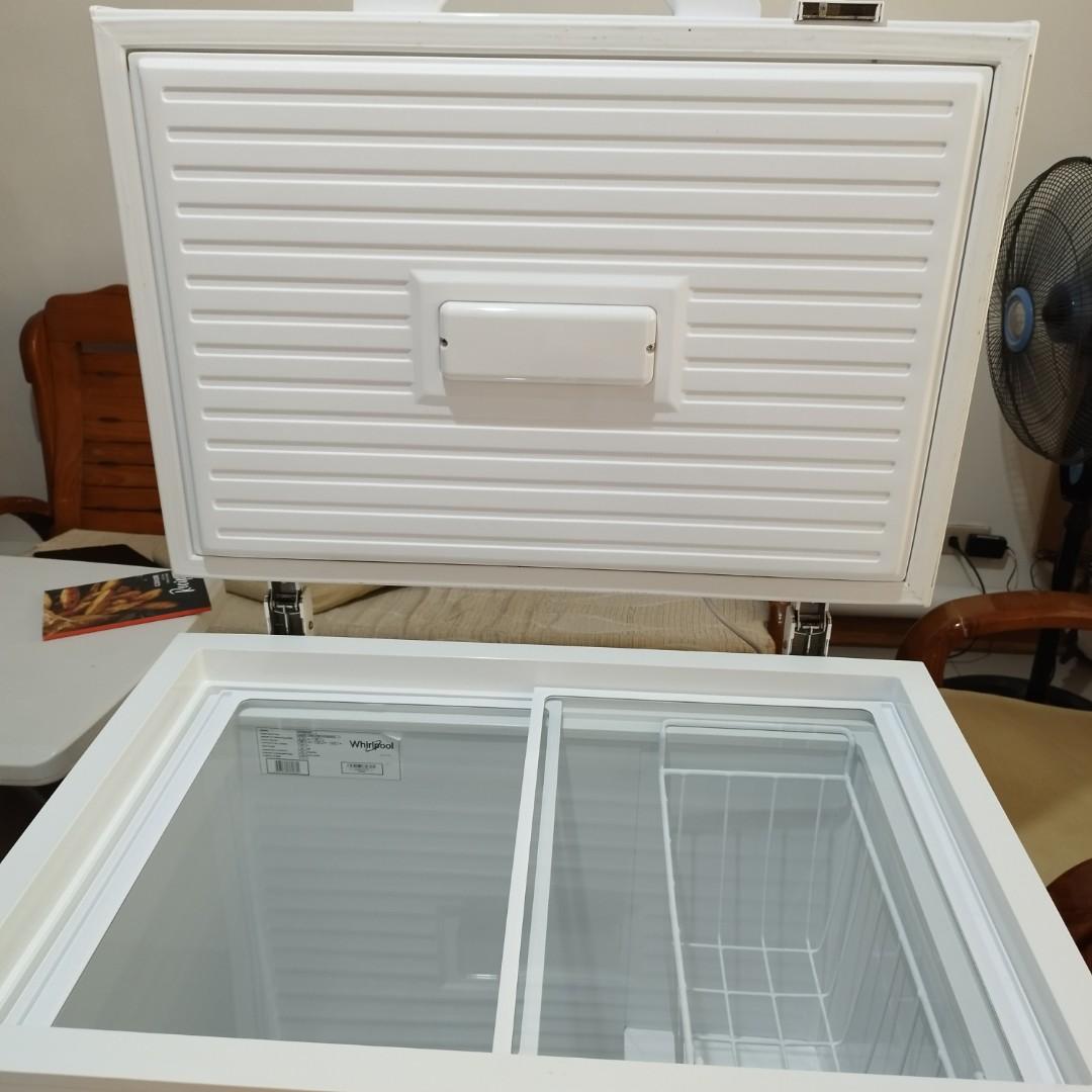 Whirlpool Chest Type Freezer 6.0Cuft. Dual Fuction WHM60D6, TV & Home