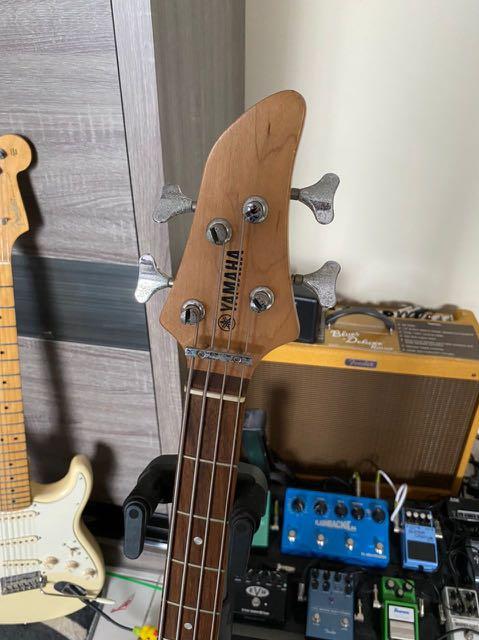 Yamaha 4 String Bass Guitar - Free Behringer Bass Amp (10w), Hobbies ...