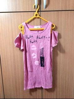 全新💕東京著衣*粉色唇印露肩上衣