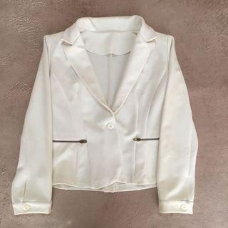 Blazer Putih