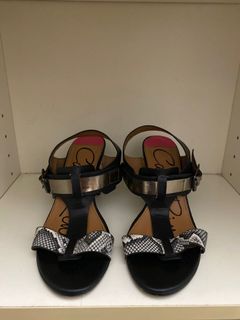 (Category: ) located in . Submitted by clothesbyem (Listing ID 1170345775, Image 1). Description: .