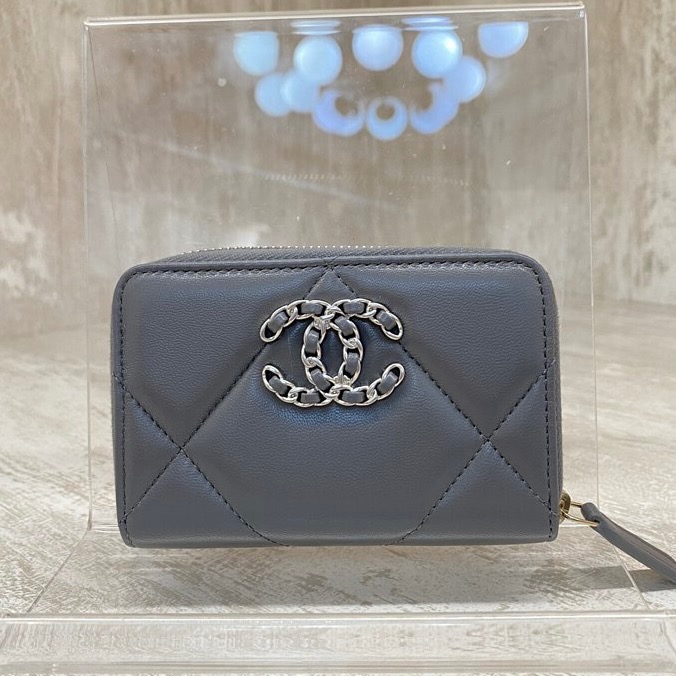 Chanel 19 Goatskin Zipped Coin Purse AP0949 Black 2019 : r/Replica