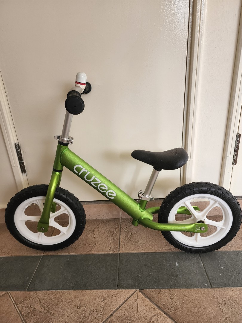 Cruzee ultralight balance bike Sports Equipment Bicycles Parts