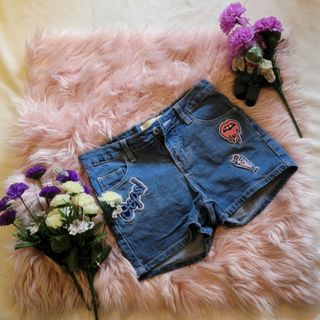 (Category: ) located in . Submitted by issa_wardrobe (Listing ID 1170304220, Image 1). Description: .