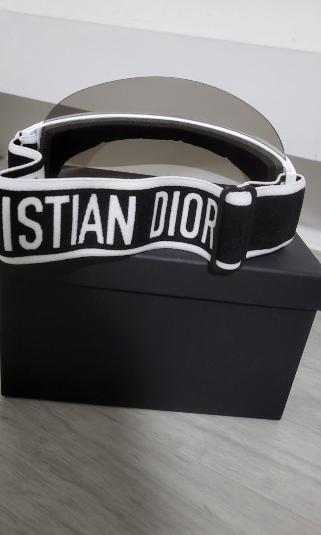 Dior cap plastic best sale