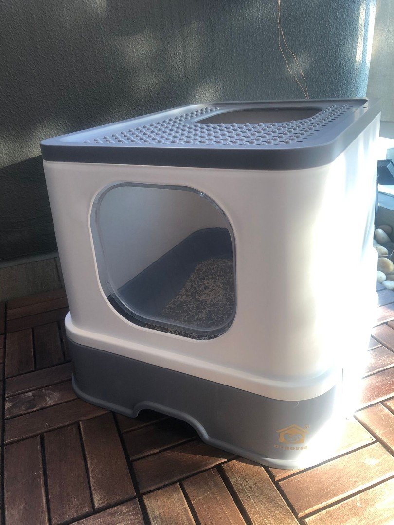 Extra large enclosed cat litter tray, Pet Supplies, Homes & Other Pet