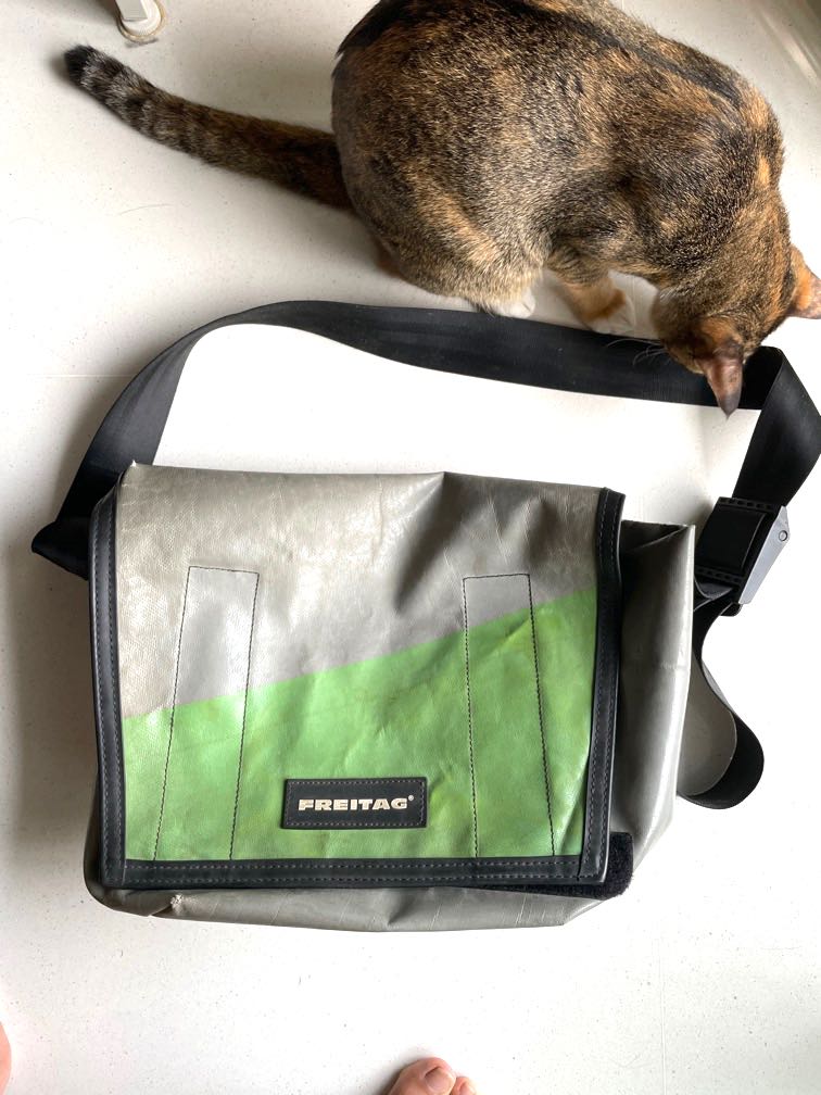 Freitag Dexter Messenger Bag, Men's Fashion, Bags, Sling Bags on Carousell