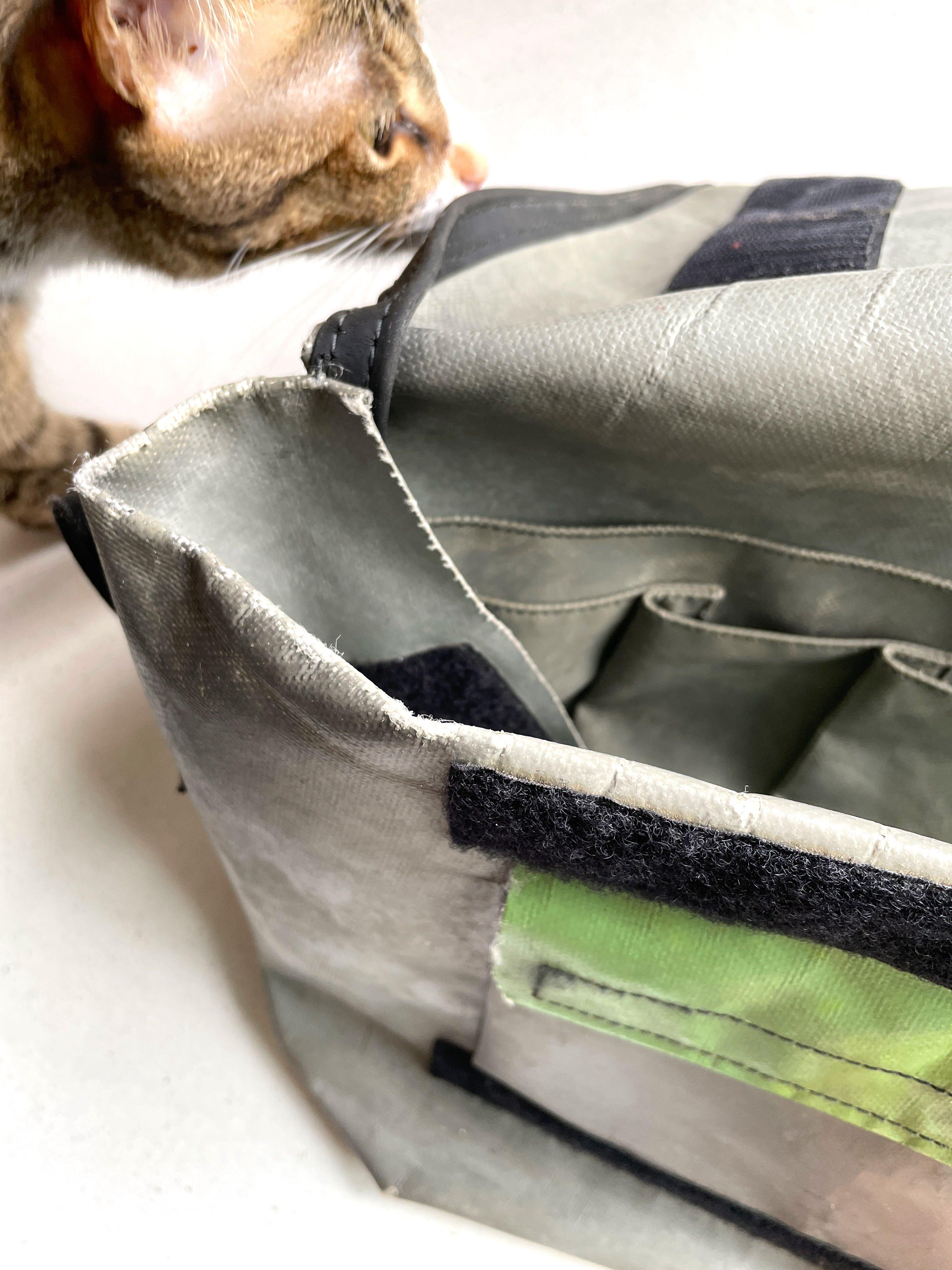 Freitag Dexter Messenger Bag, Men's Fashion, Bags, Sling Bags on Carousell