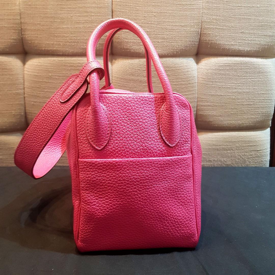 💯% AUTHENTIC HERMÈS LINDY 30 BISCUIT COLOR, Women's Fashion, Bags &  Wallets, Cross-body Bags on Carousell