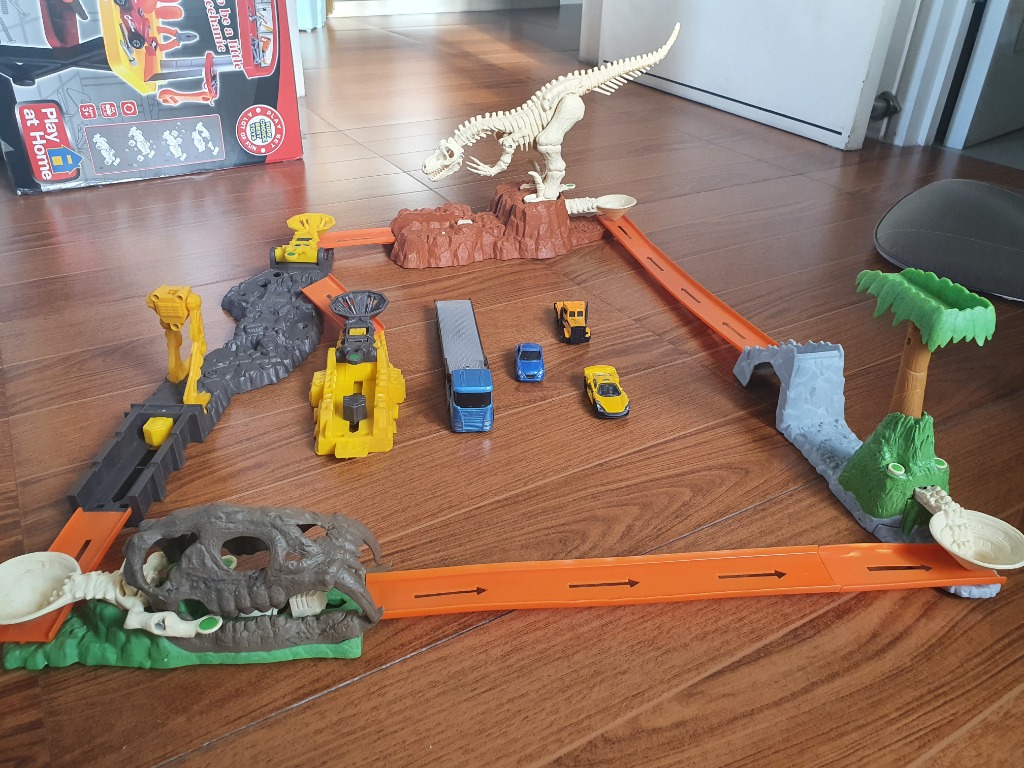 hot wheels tracks dinosaur