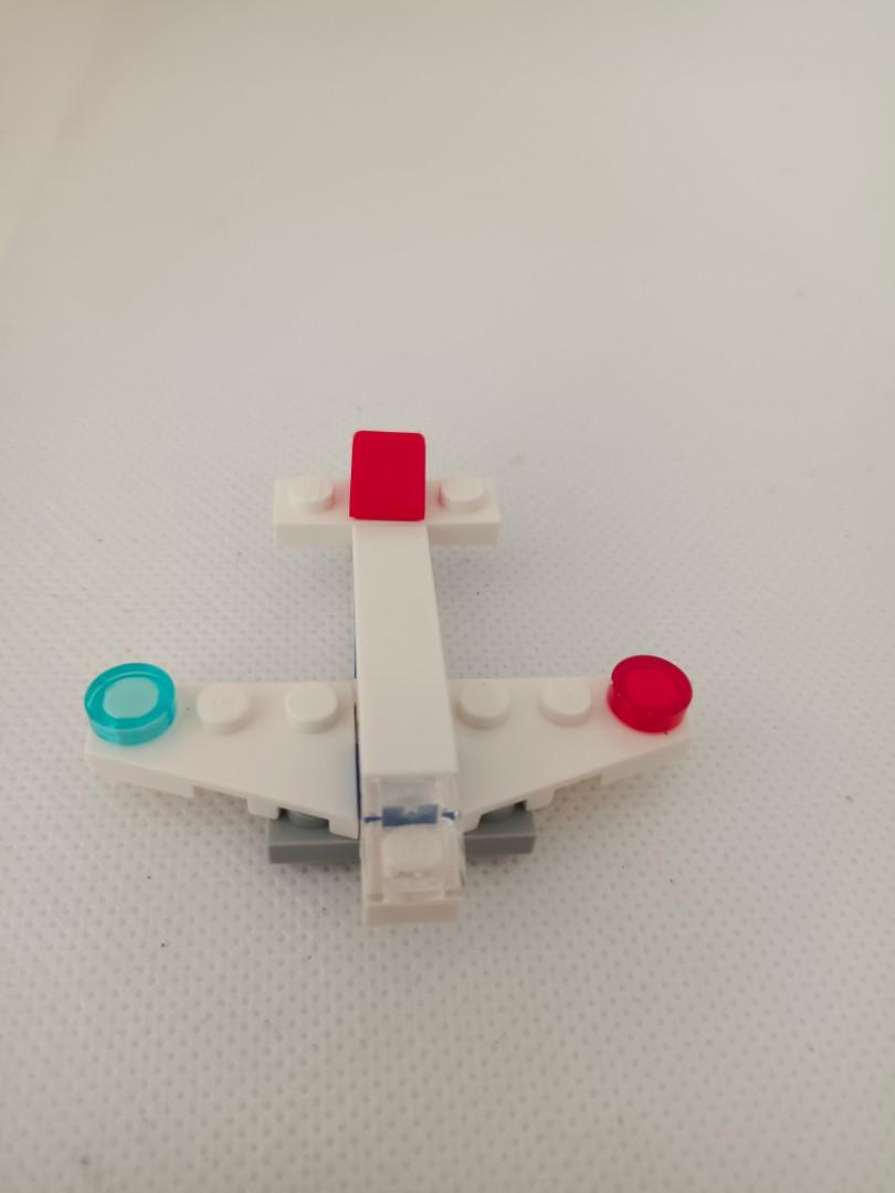 Lego Christmas Build Up, Hobbies & Toys, Toys & Games on Carousell