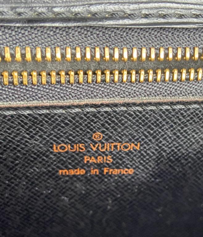 Louis Vuitton Epi Pochette Sellier Dragonne (SHG-27831) – LuxeDH