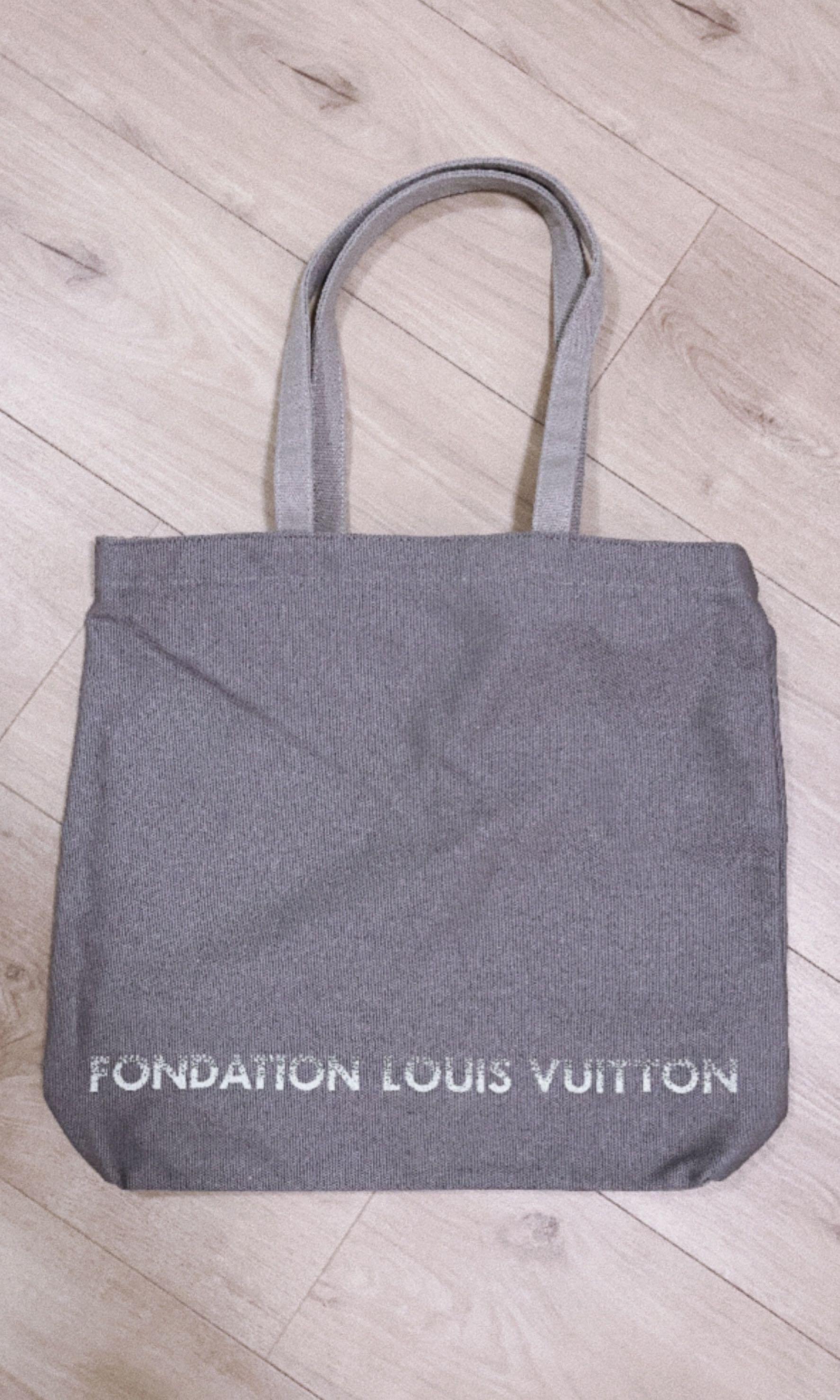 Louis Vuitton Museum Tote Bag FONDATION LOUIS VUITTON Canvas Gray