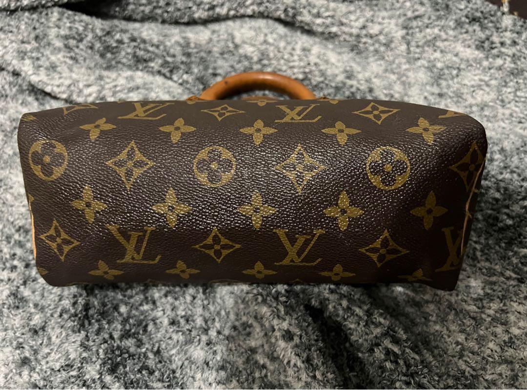 Lv nano speedy (Category: Luxury Bags & Wallets) located in Quezon City. Submitted by rnbhits (Listing ID 1170392761, Image 2). Description: LV speedy nano In very good condition.