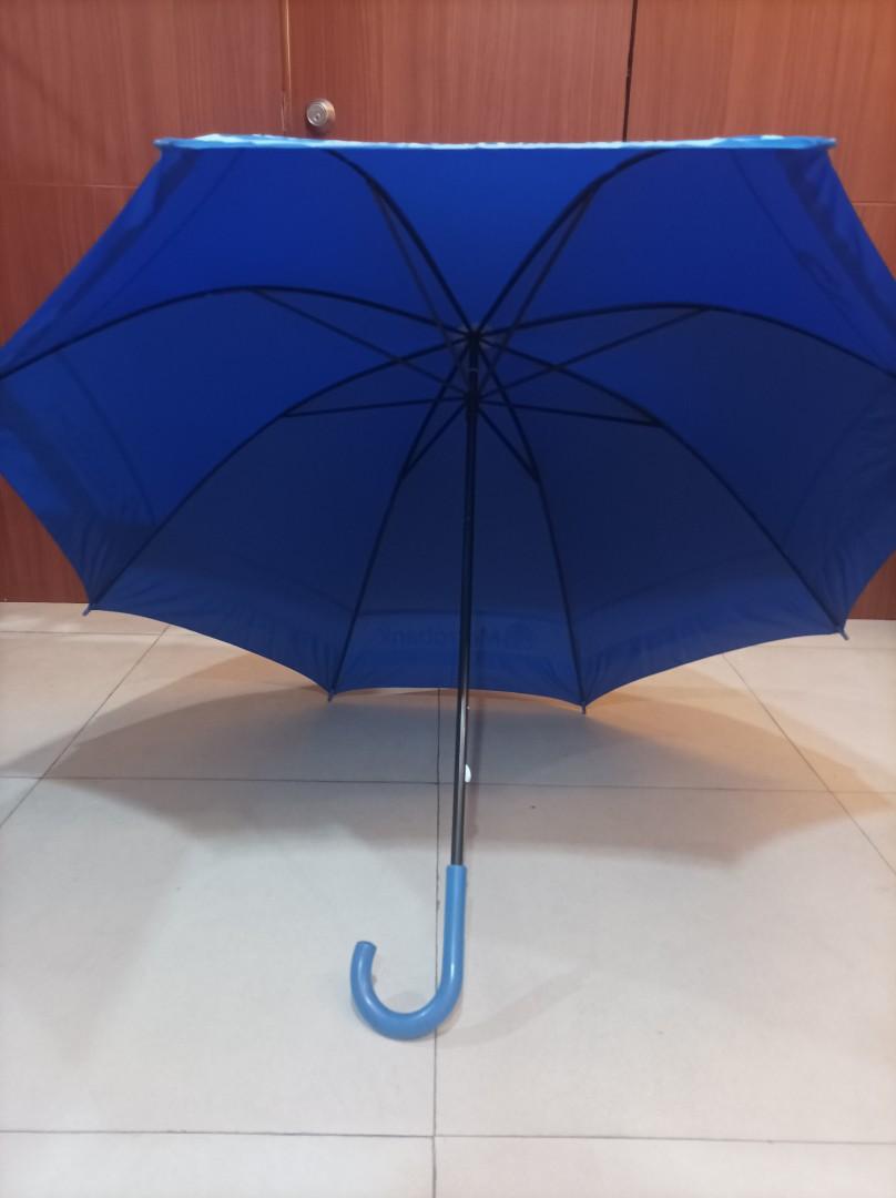 Metrobank golf umbrella (Category: Umbrellas) located in Quezon City. Submitted by maki1505 (Listing ID 1170314423, Image 2). Description: manual open, manual close jumbo golf umbrella 2pcs available.