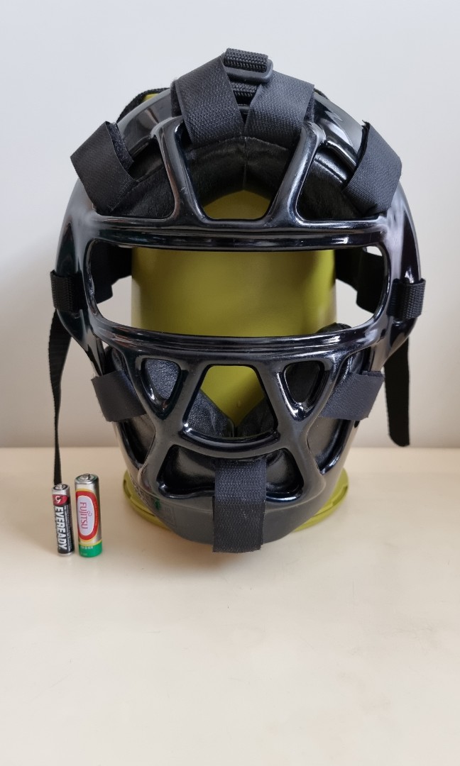 Mizuno Softball Mask, Sports Equipment, Sports & Games, Racket and Ball