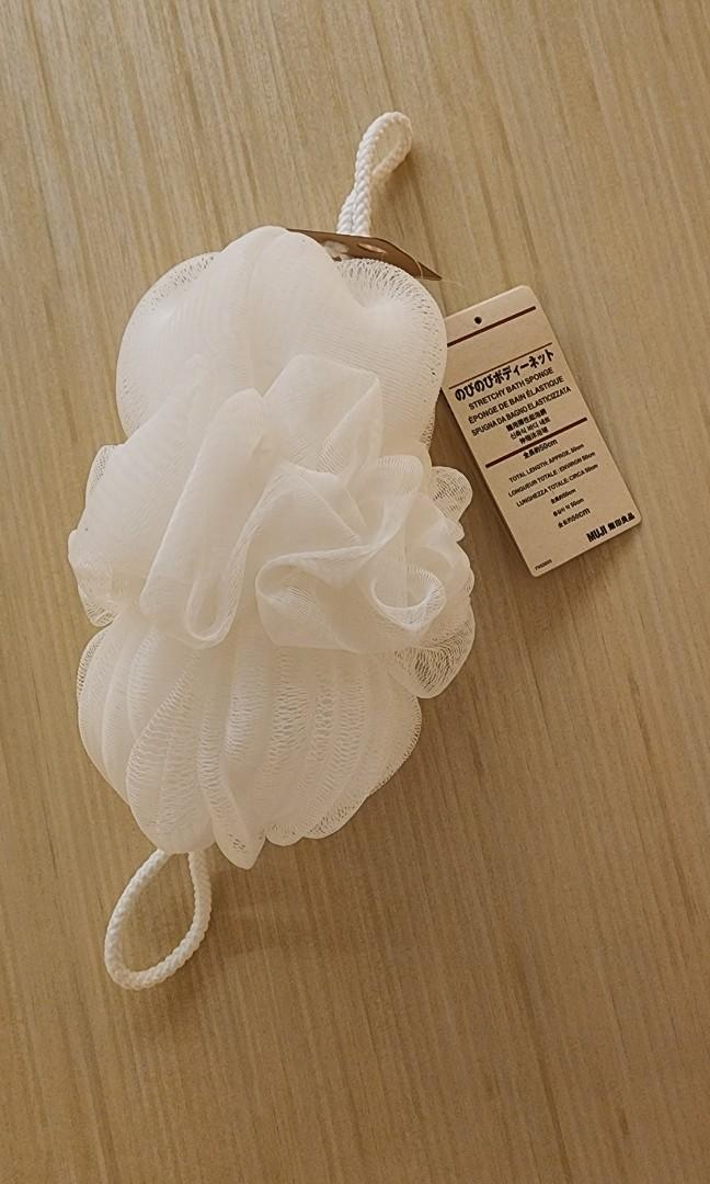 Muji stretchy bath sponge, Beauty & Personal Care, Bath & Body, Bath on