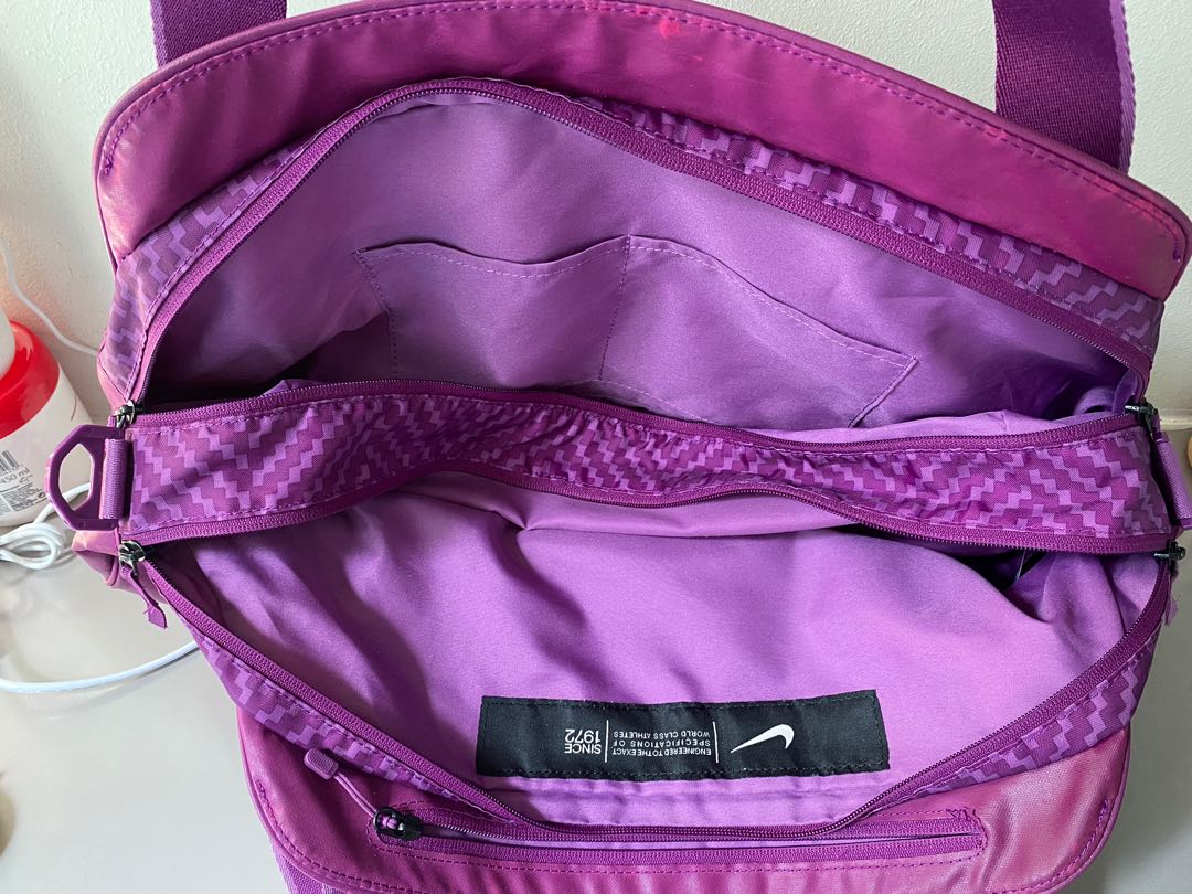 Nike bag, Women's Fashion, Bags & Wallets, Crossbody Bags on Carousell