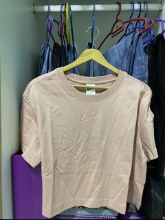 (Category: ) located in . Submitted by wardrobeclearencee (Listing ID 1170256822, Image 1). Description: .