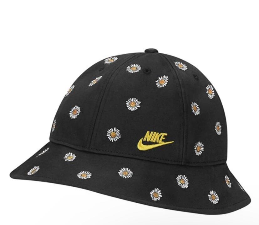 Nike Flower Bucket Hat Black, Fesyen 