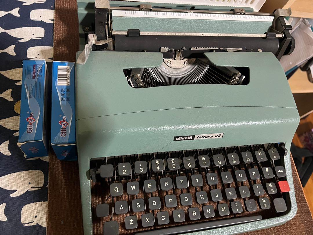 Olivetti Lettera 32 Typewriter, Hobbies & Toys, Stationery ...