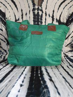 Puffy hand bag hijau